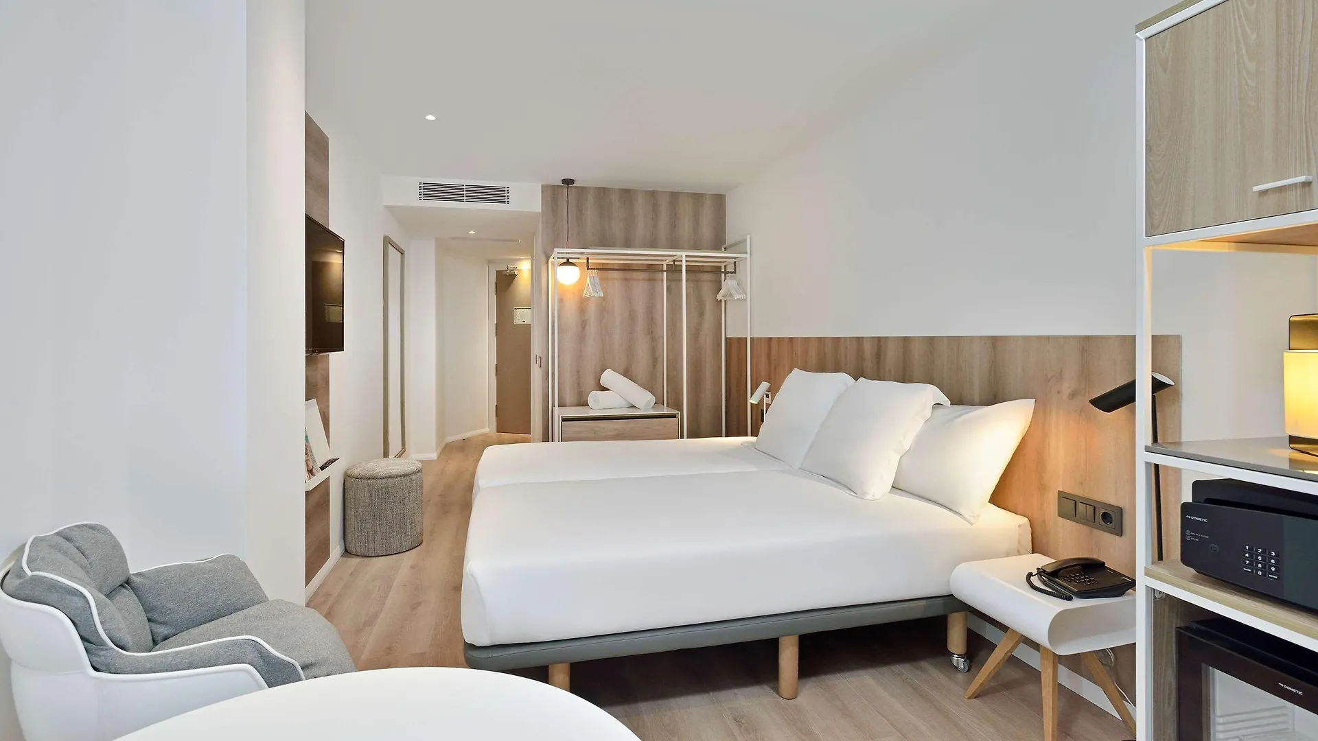 Innside By Melia Calvia Beach Magaluf  Hotel
