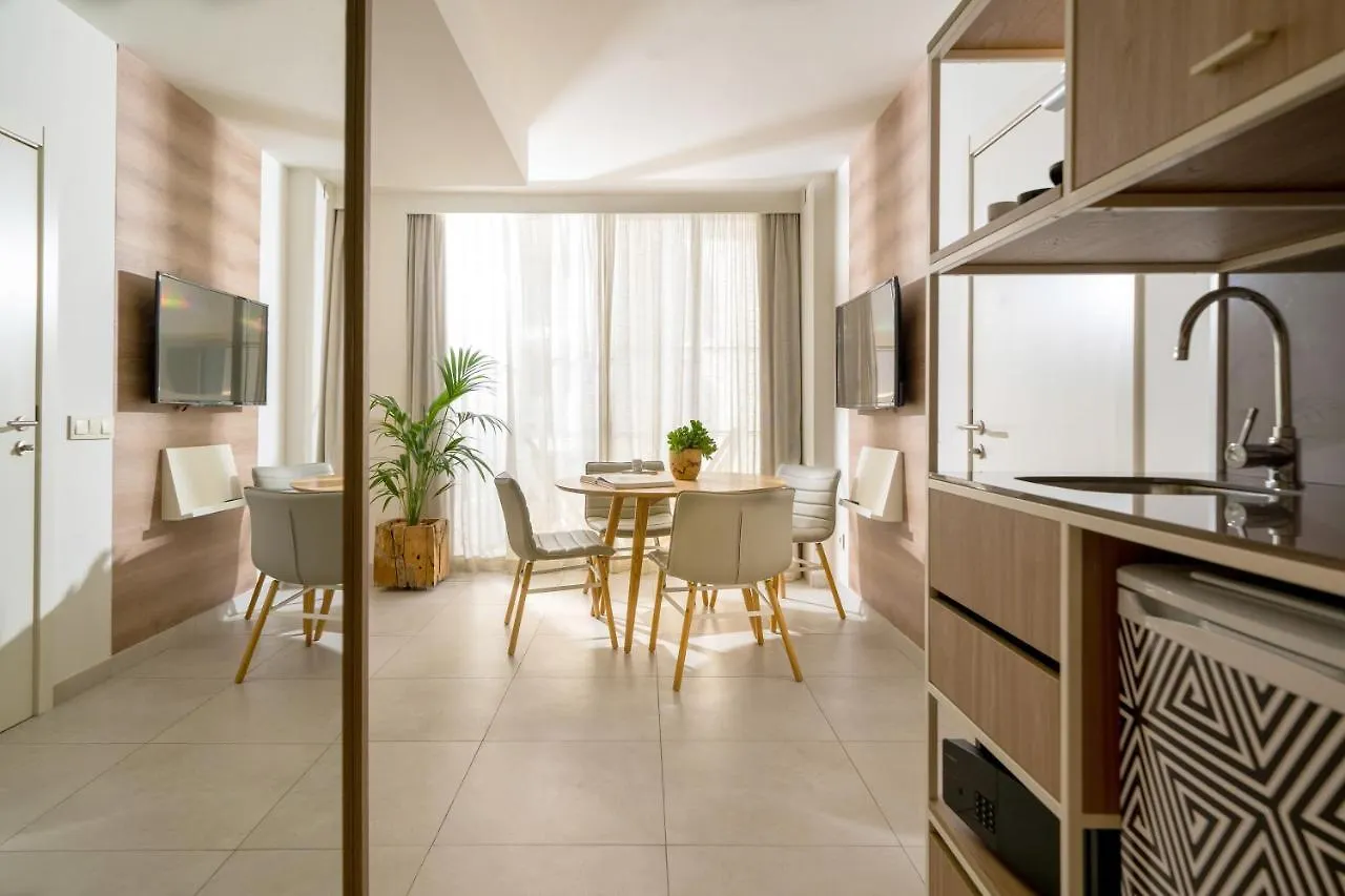 מלון מגאלוף Innside By Melia Calvia Beach